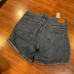 Levi’s size 32 shorts